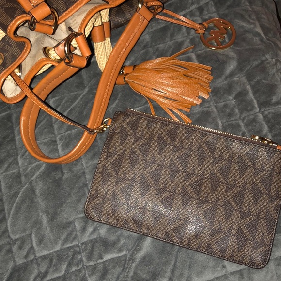 Michael Kors Marina large gathered tote bag - Picture 8 of 8